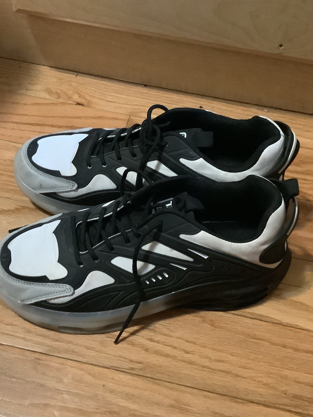 Men's Black & White Athletic Sneakers - Unbranded - Picture 2 of 4
